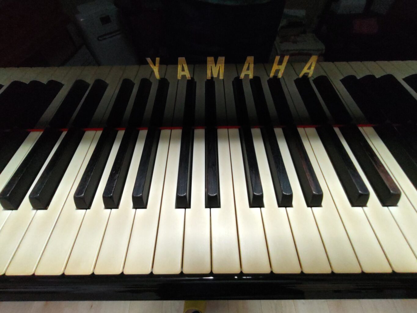 グランドピアノ